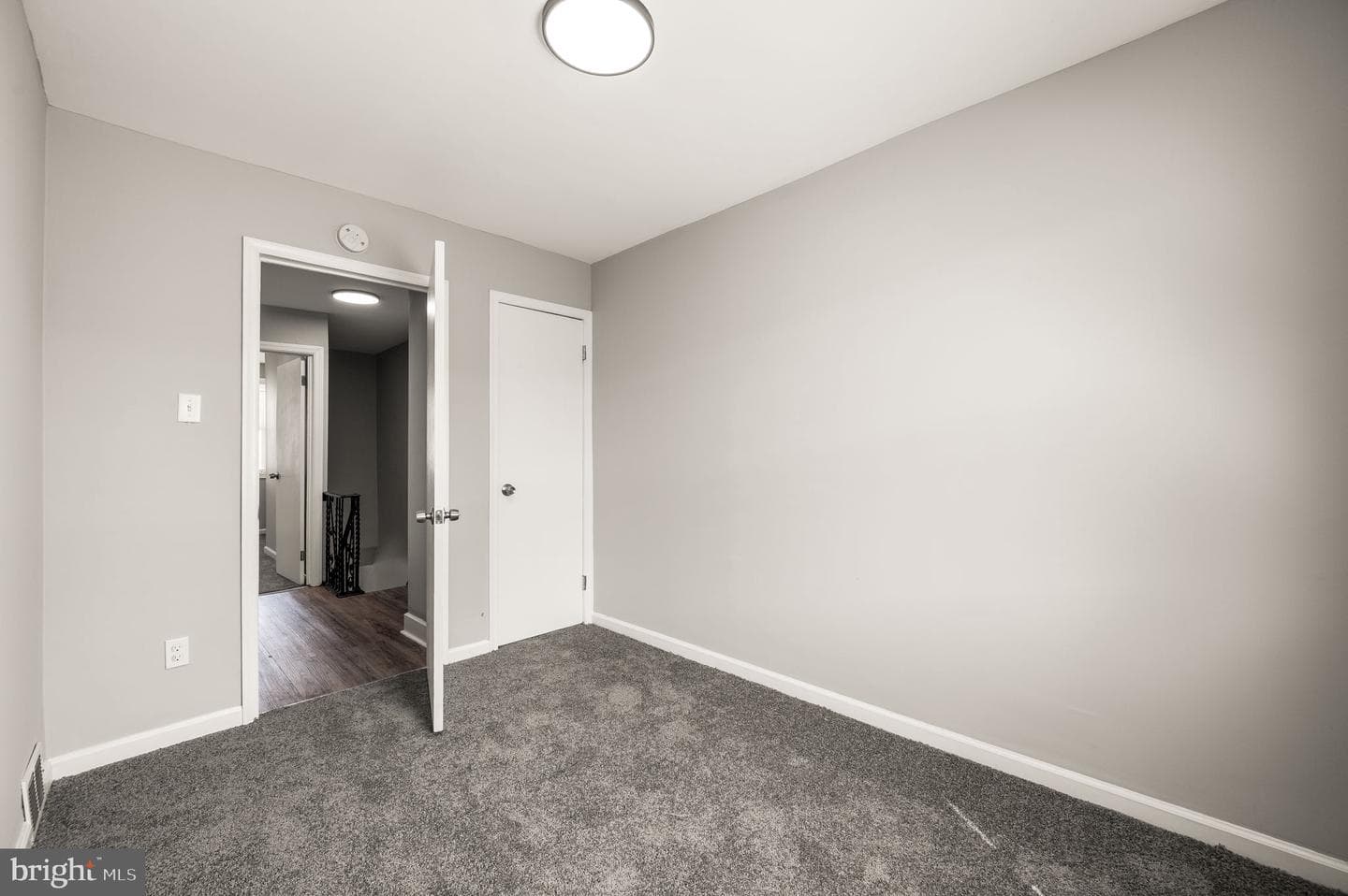 596a Rosalie St photo 12