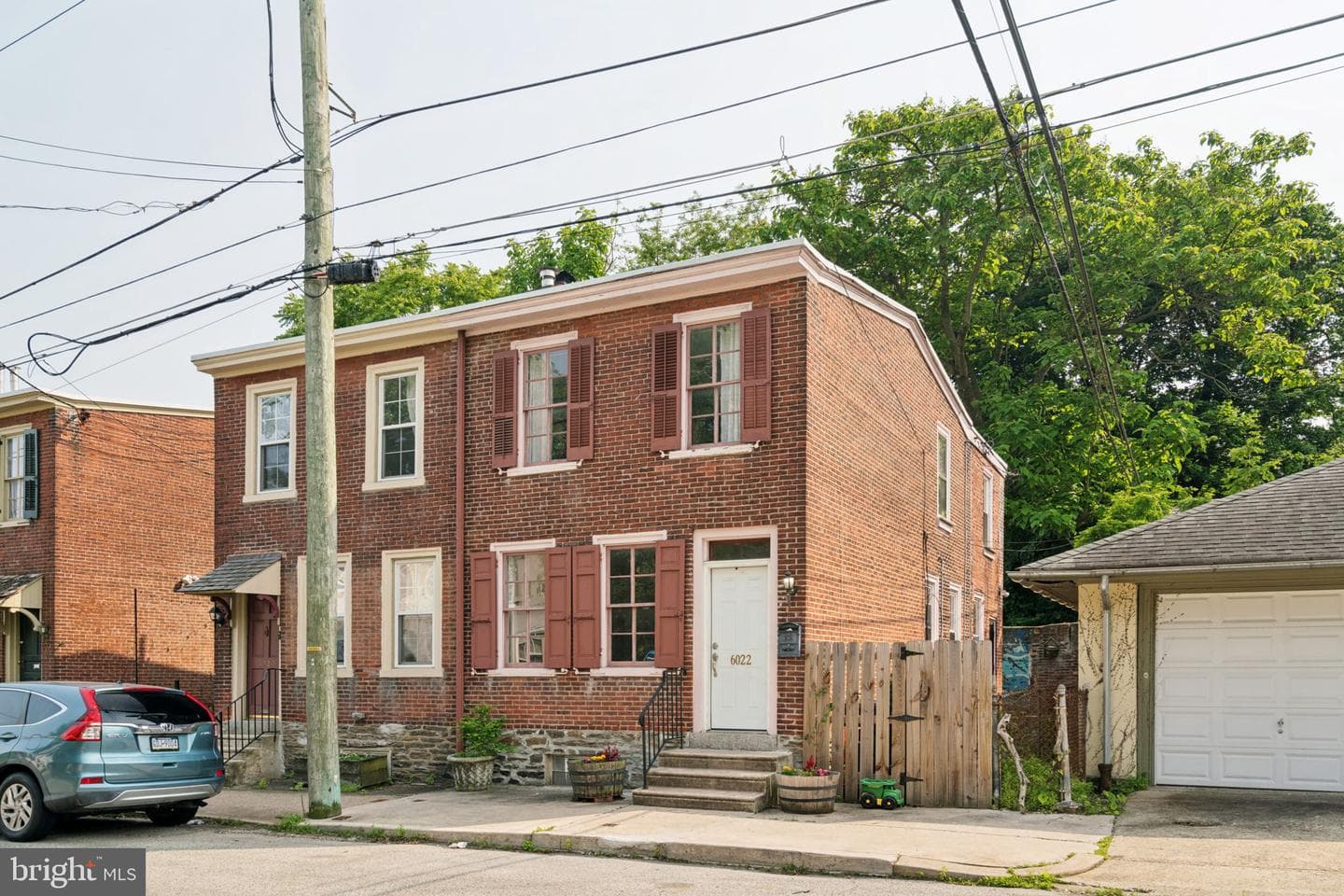 6022 McCallum Street photo 2