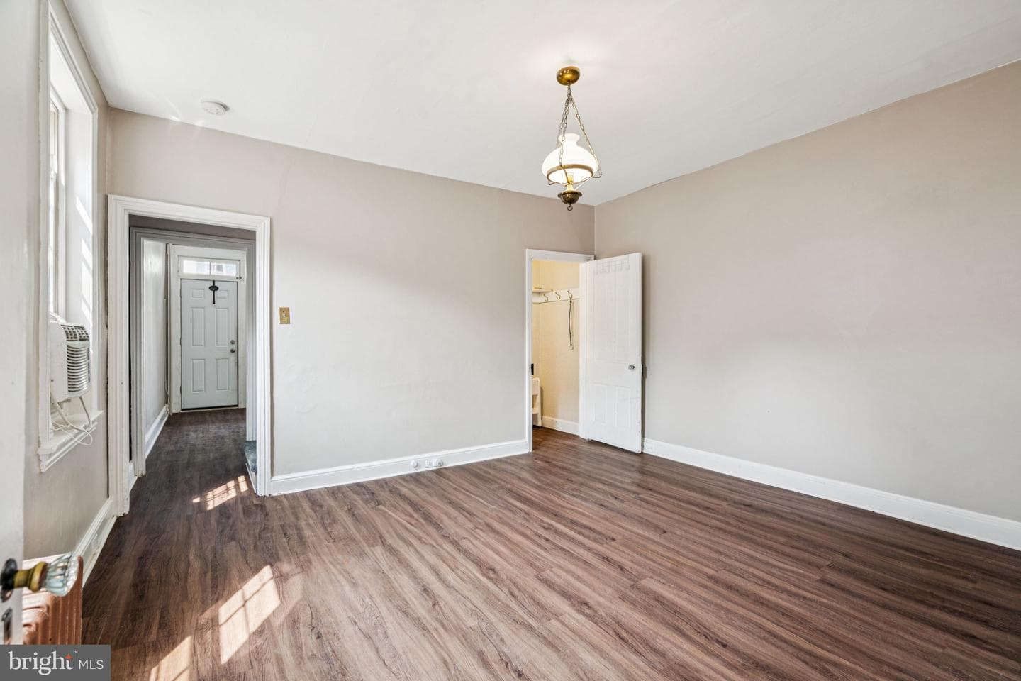6022 McCallum Street photo 9