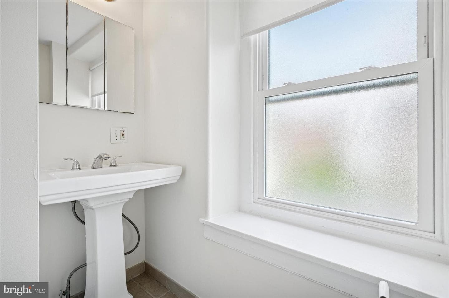 445 Dupont Street photo 15