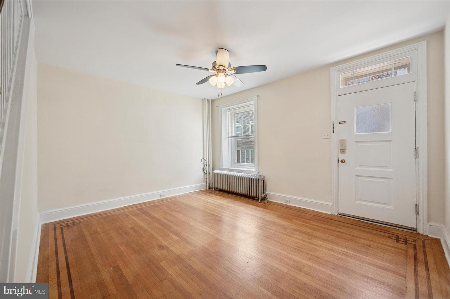 445 Dupont Street photo 4