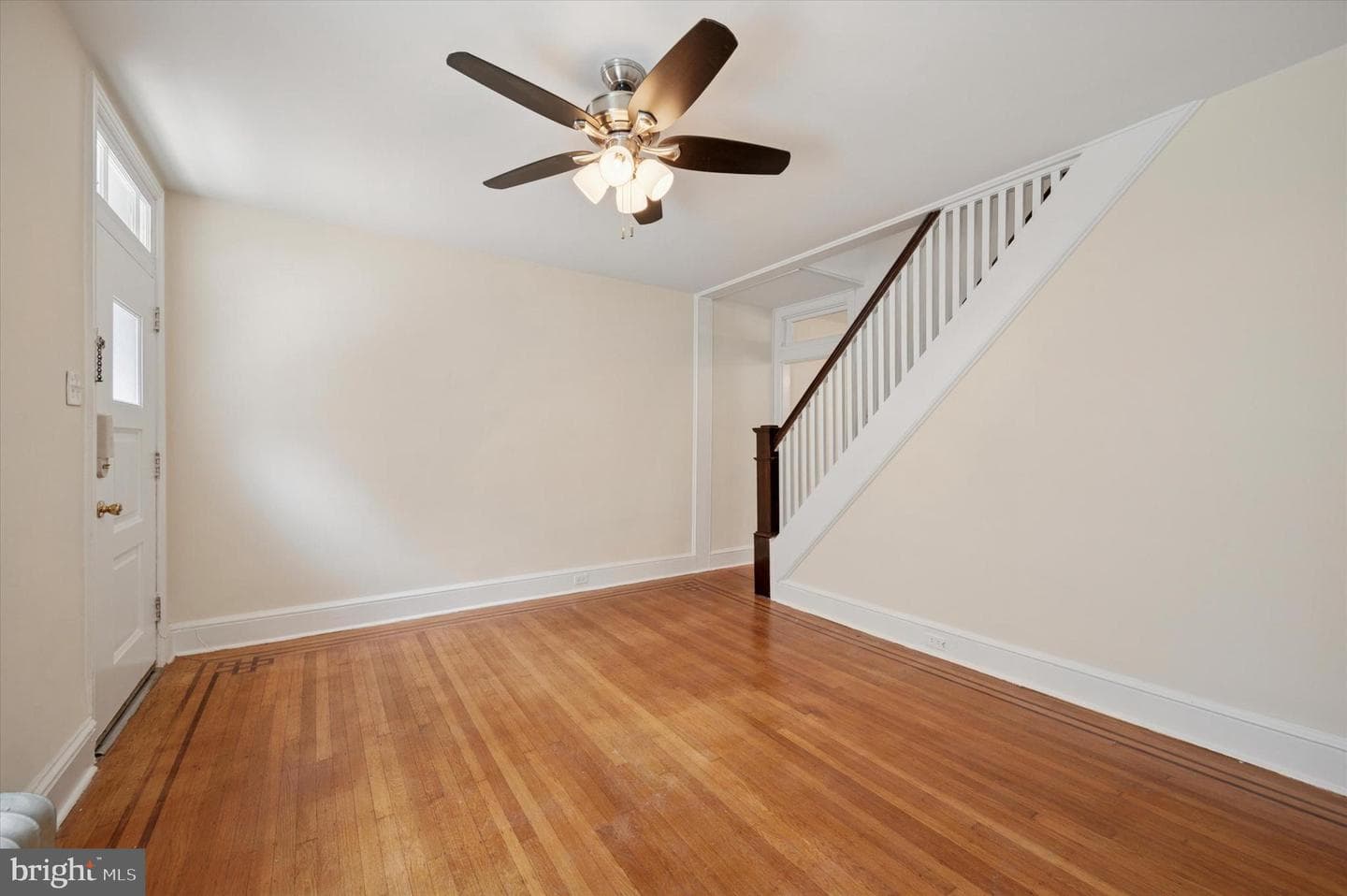 445 Dupont Street photo 5