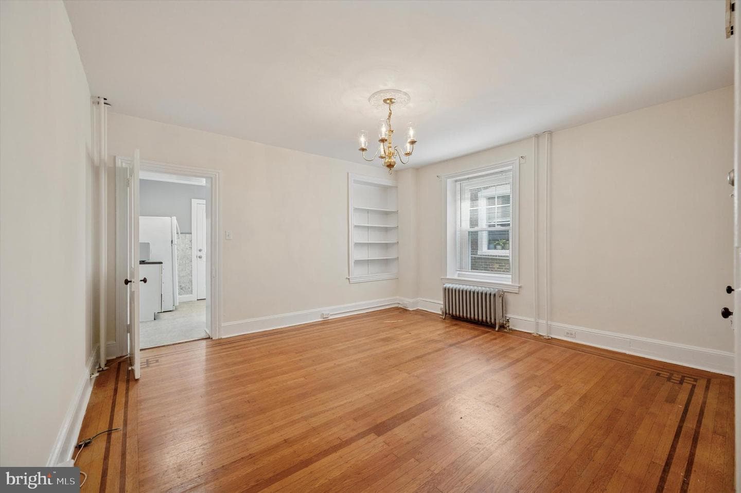 445 Dupont Street photo 6