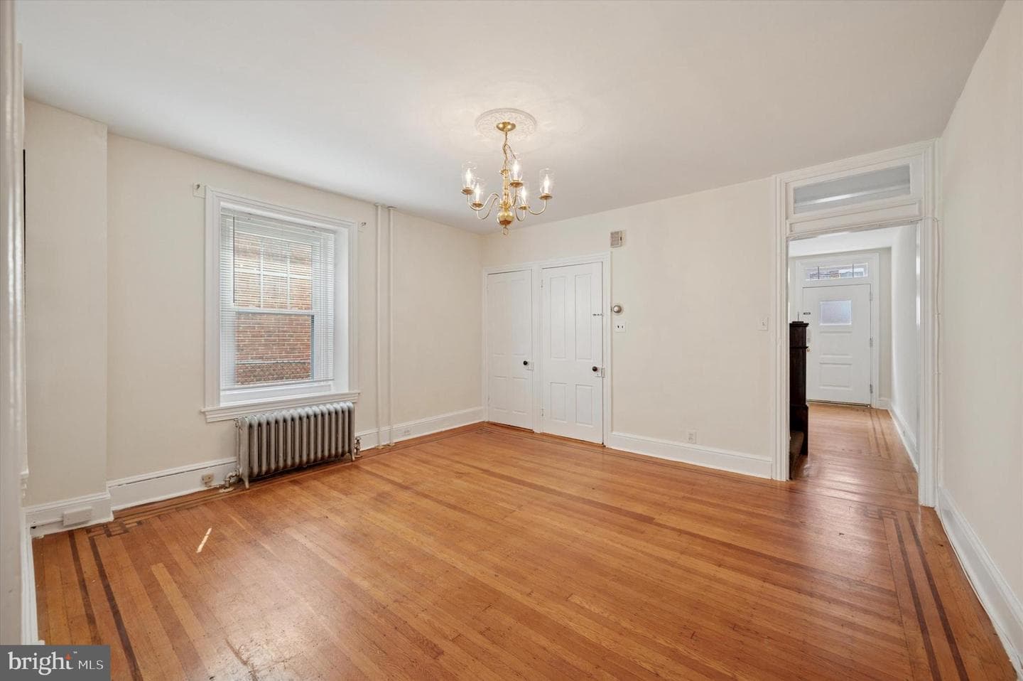445 Dupont Street photo 9