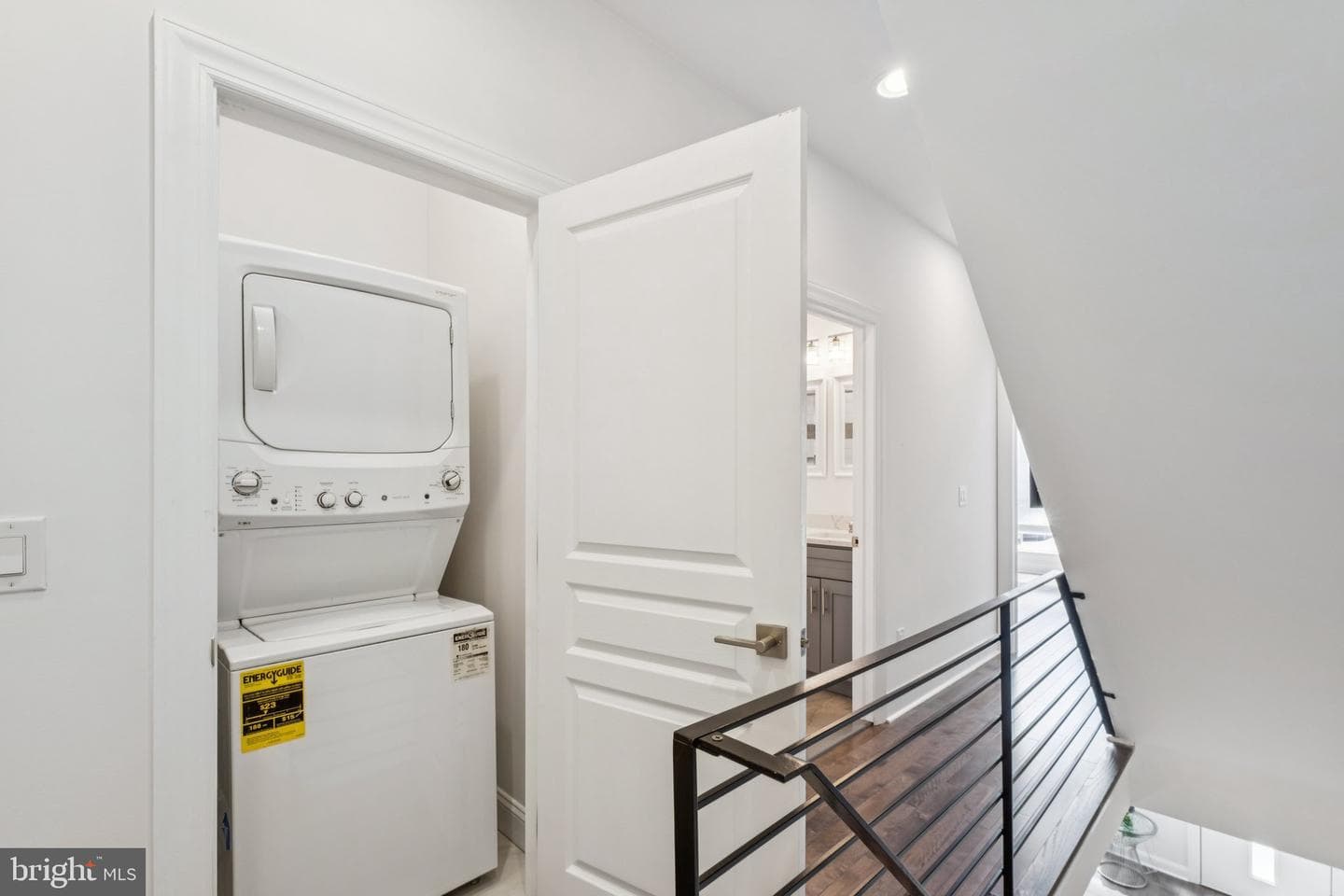 2529 W Oxford Street photo 14