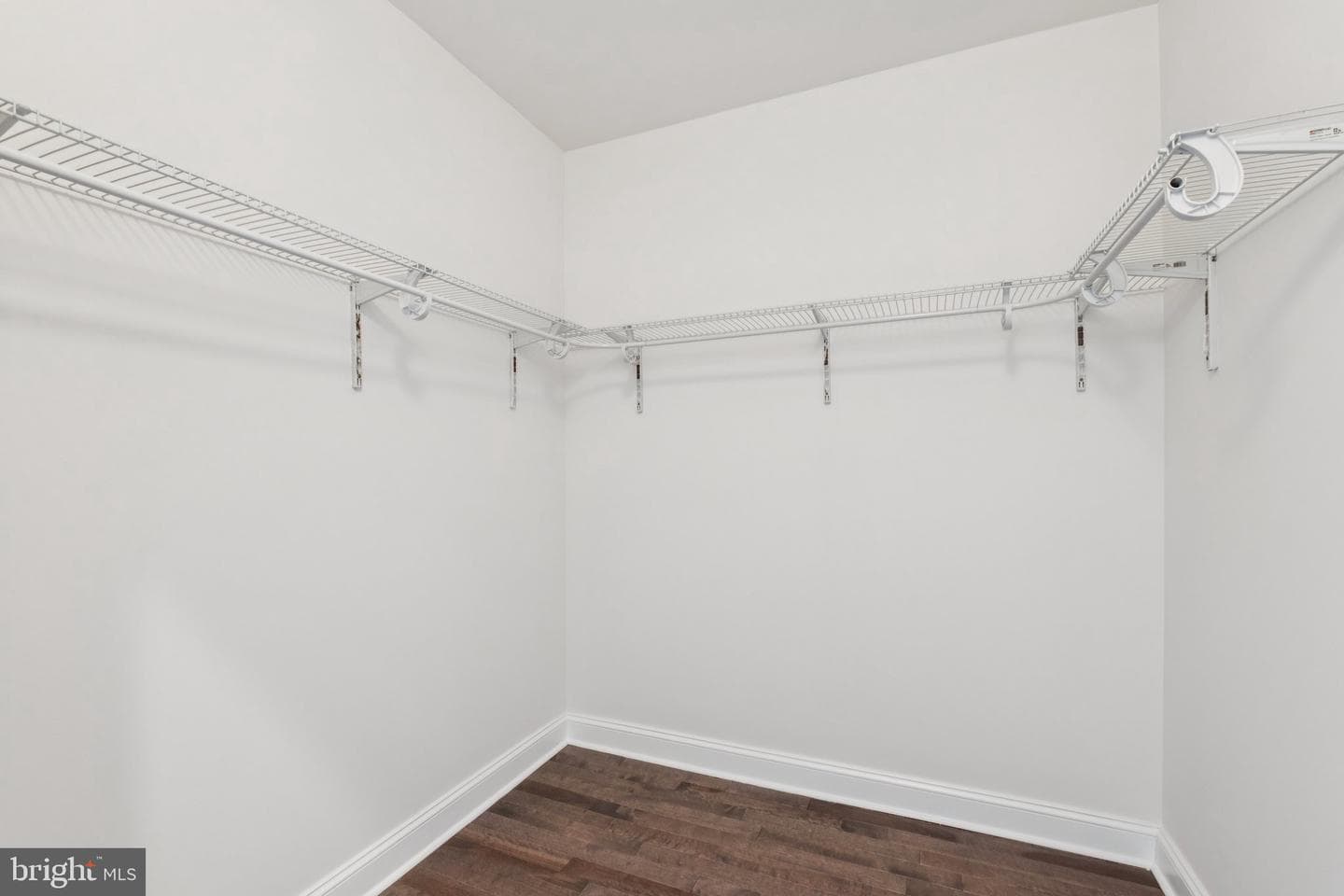2529 W Oxford Street photo 22