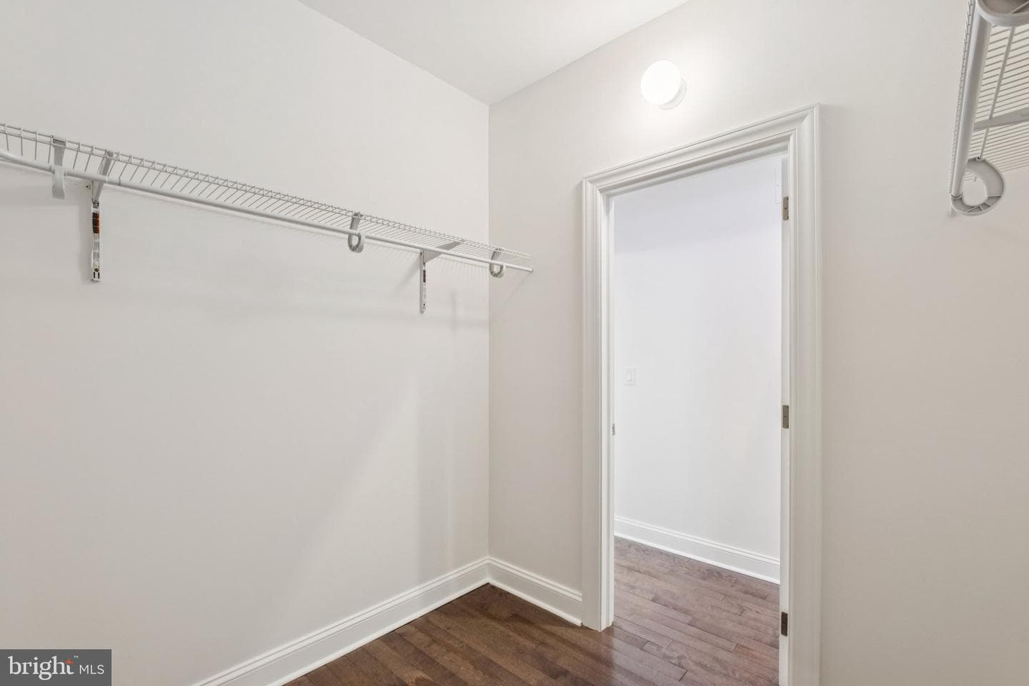 2529 W Oxford Street photo 25