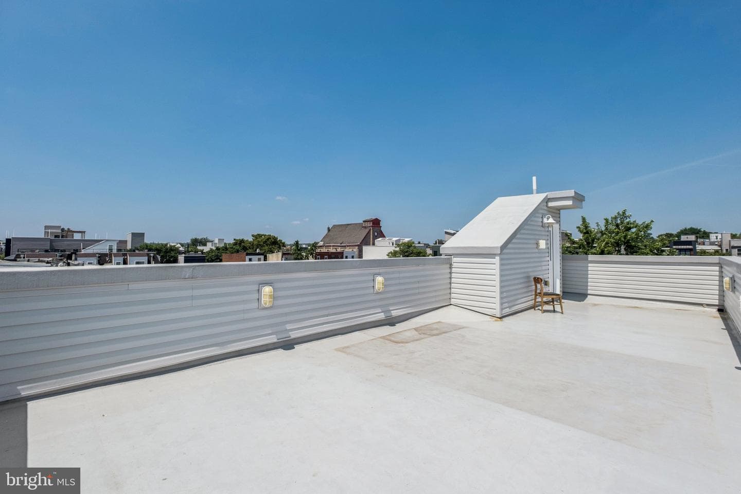 2529 W Oxford Street photo 27