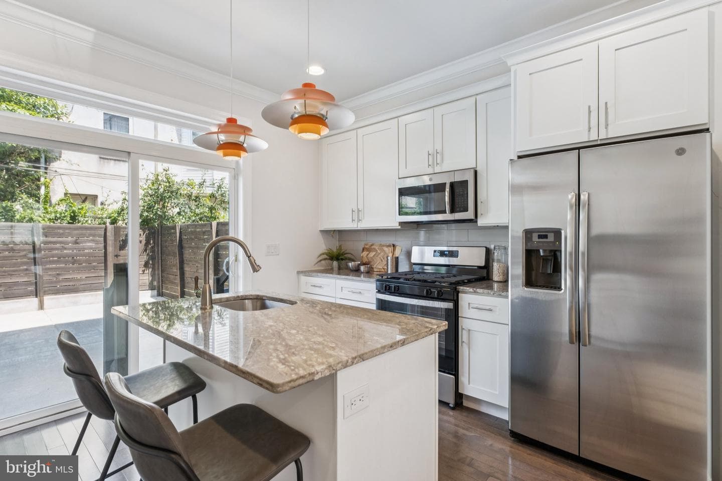 2529 W Oxford Street photo 6