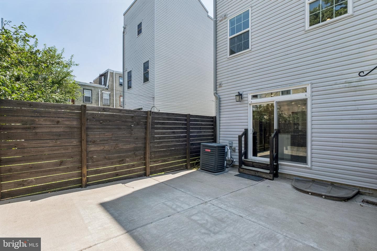 2529 W Oxford Street photo 9