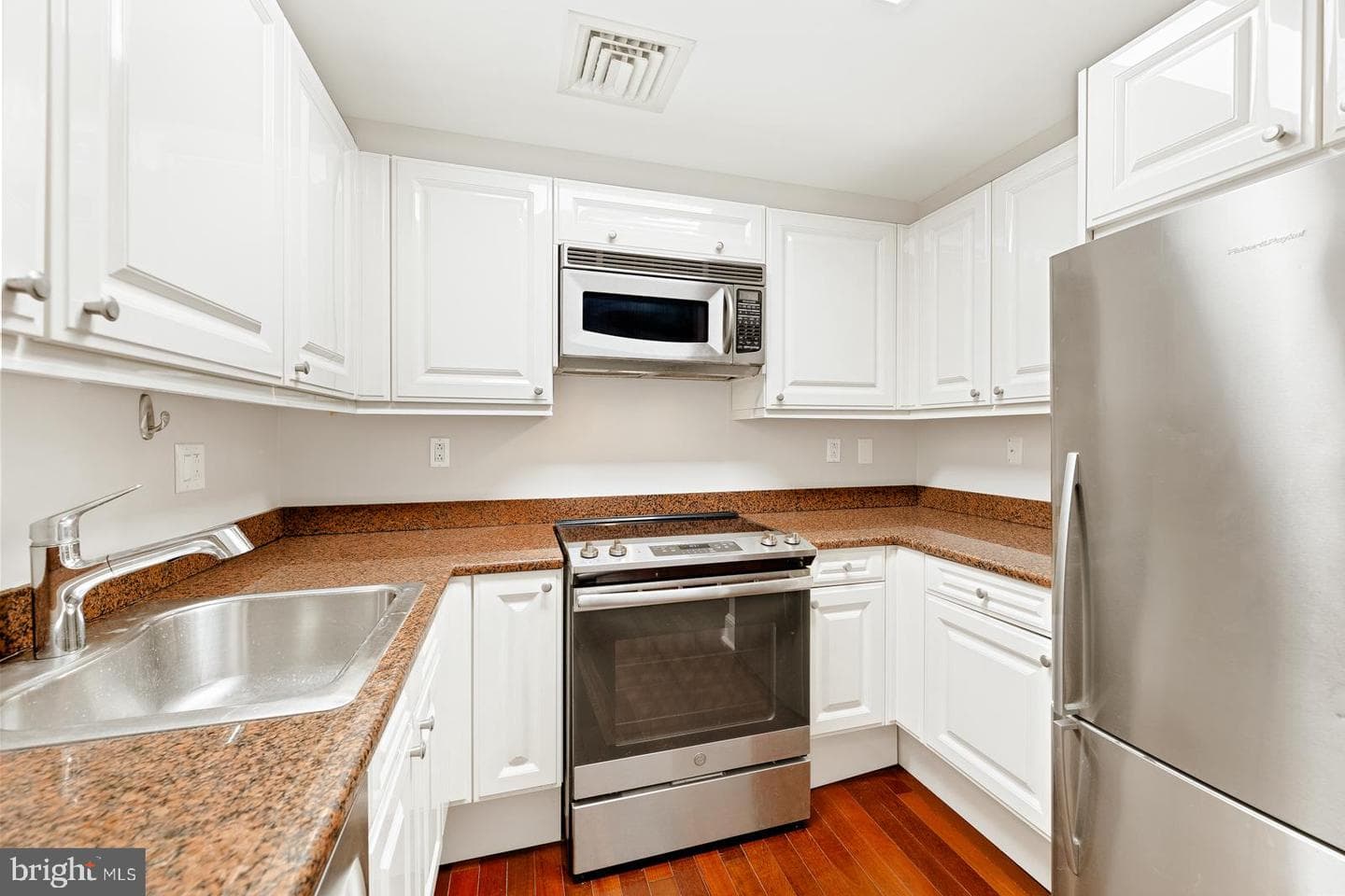 1500 Chestnut Street #19f photo 18