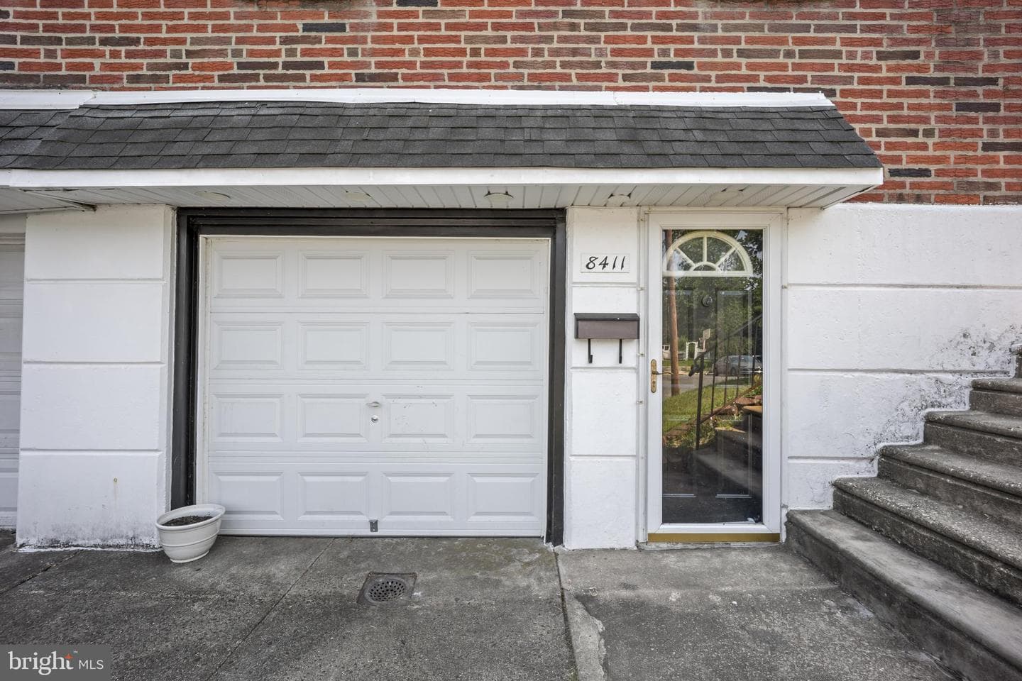 8411 Strahle Terrace photo 2