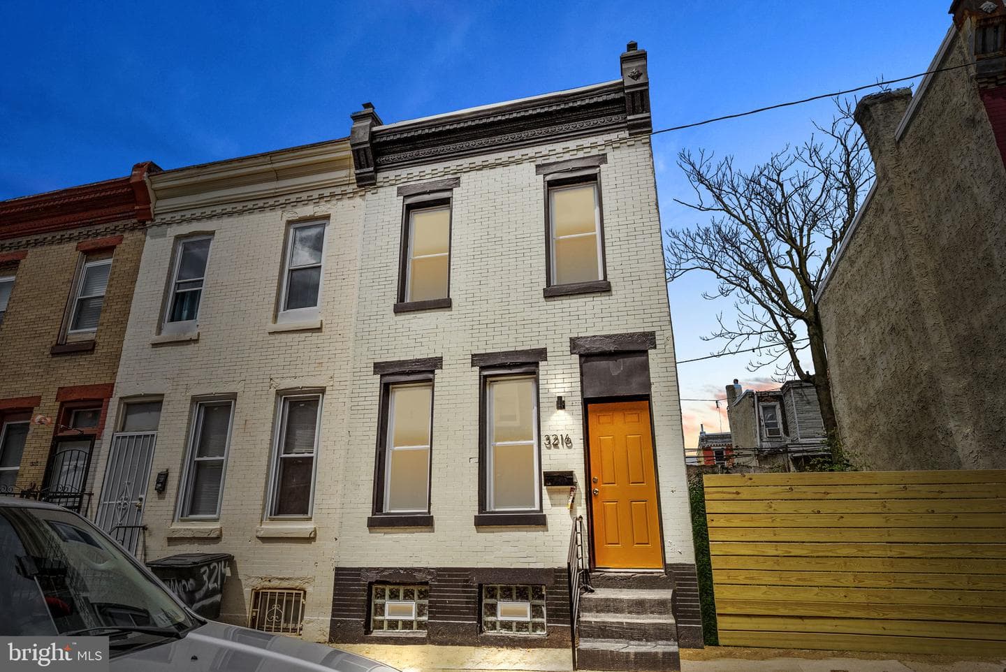 3216 N Randolph Street photo 1