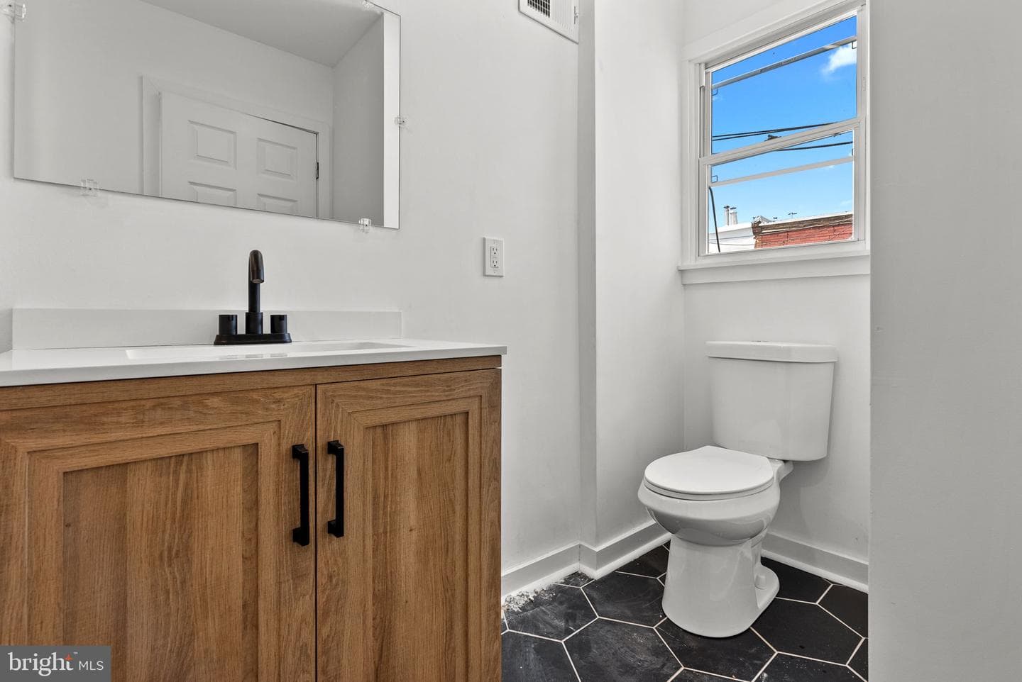 3216 N Randolph Street photo 16