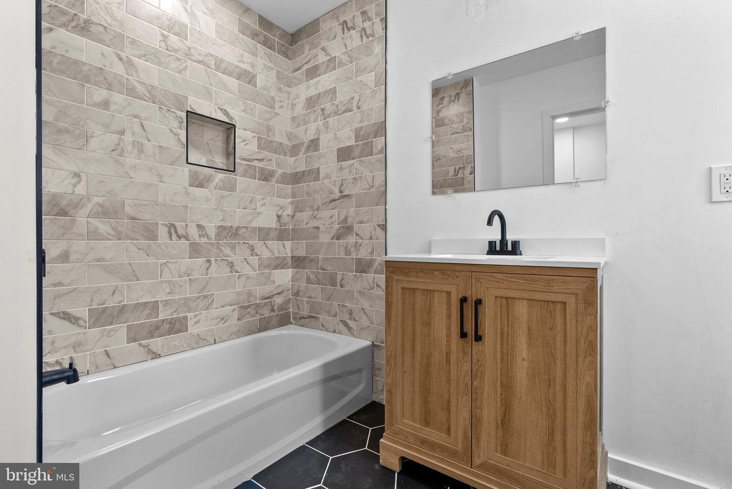 3216 N Randolph Street photo 17