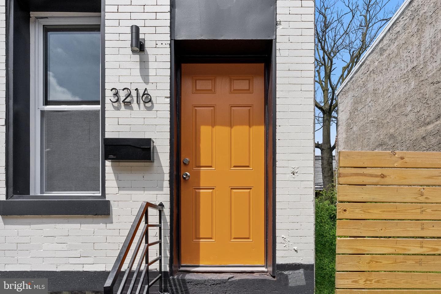 3216 N Randolph Street photo 3