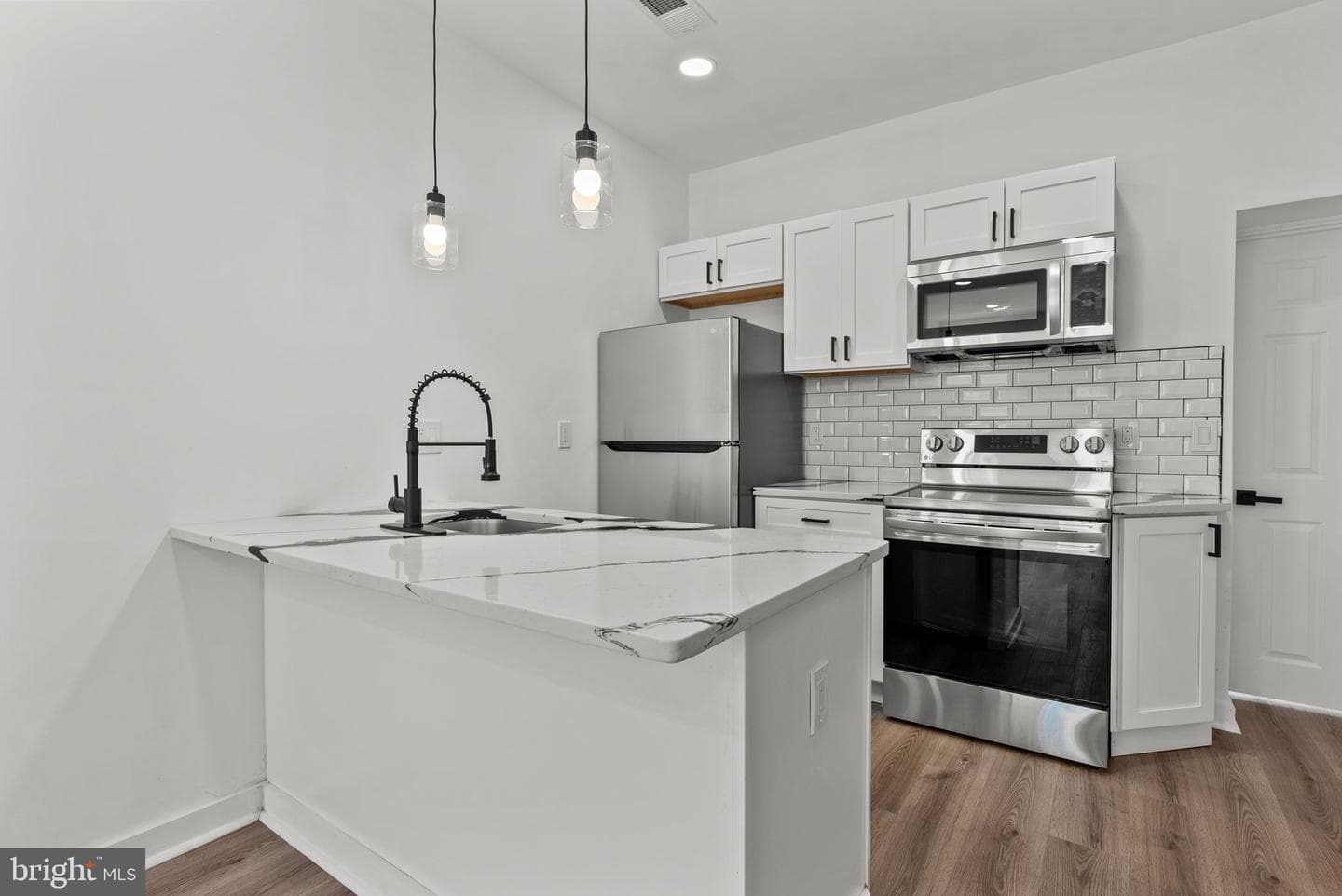 3216 N Randolph Street photo 6