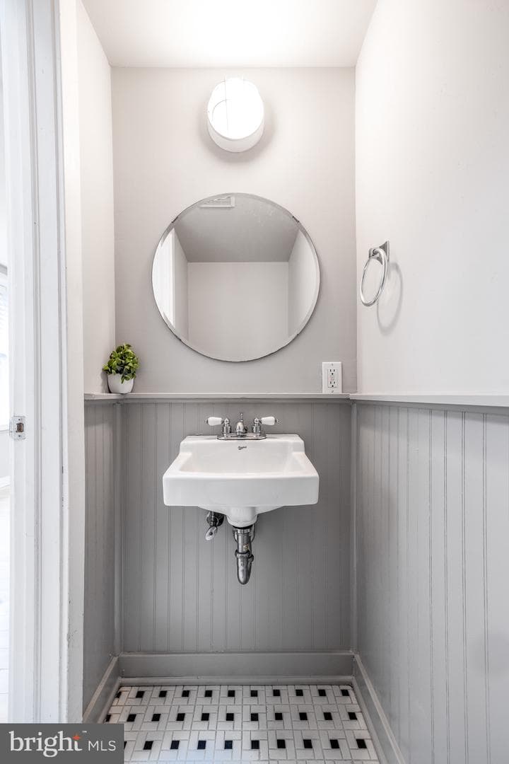 1516 Catharine Street #2 photo 12