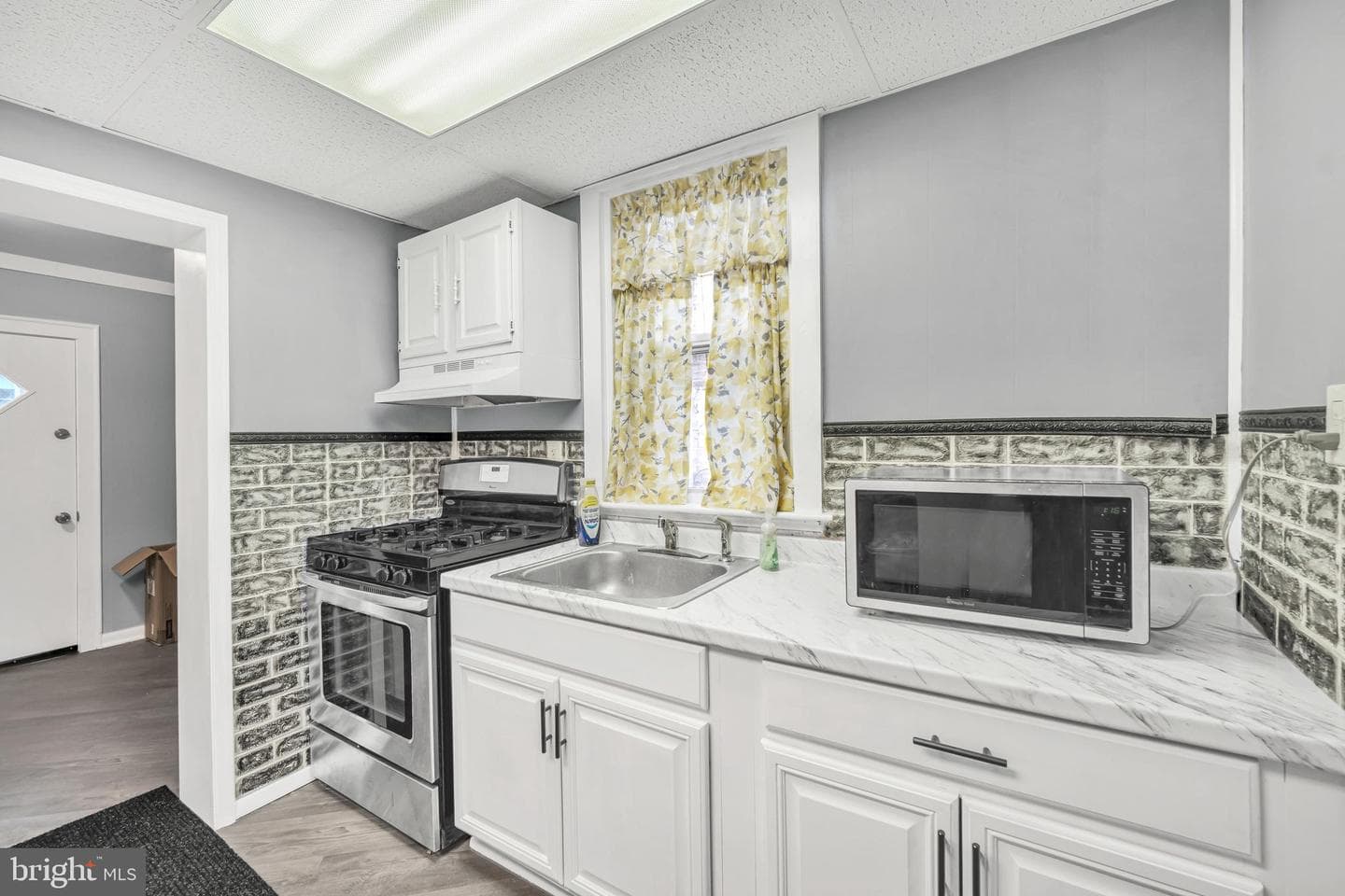 6370 Marsden Street photo 12