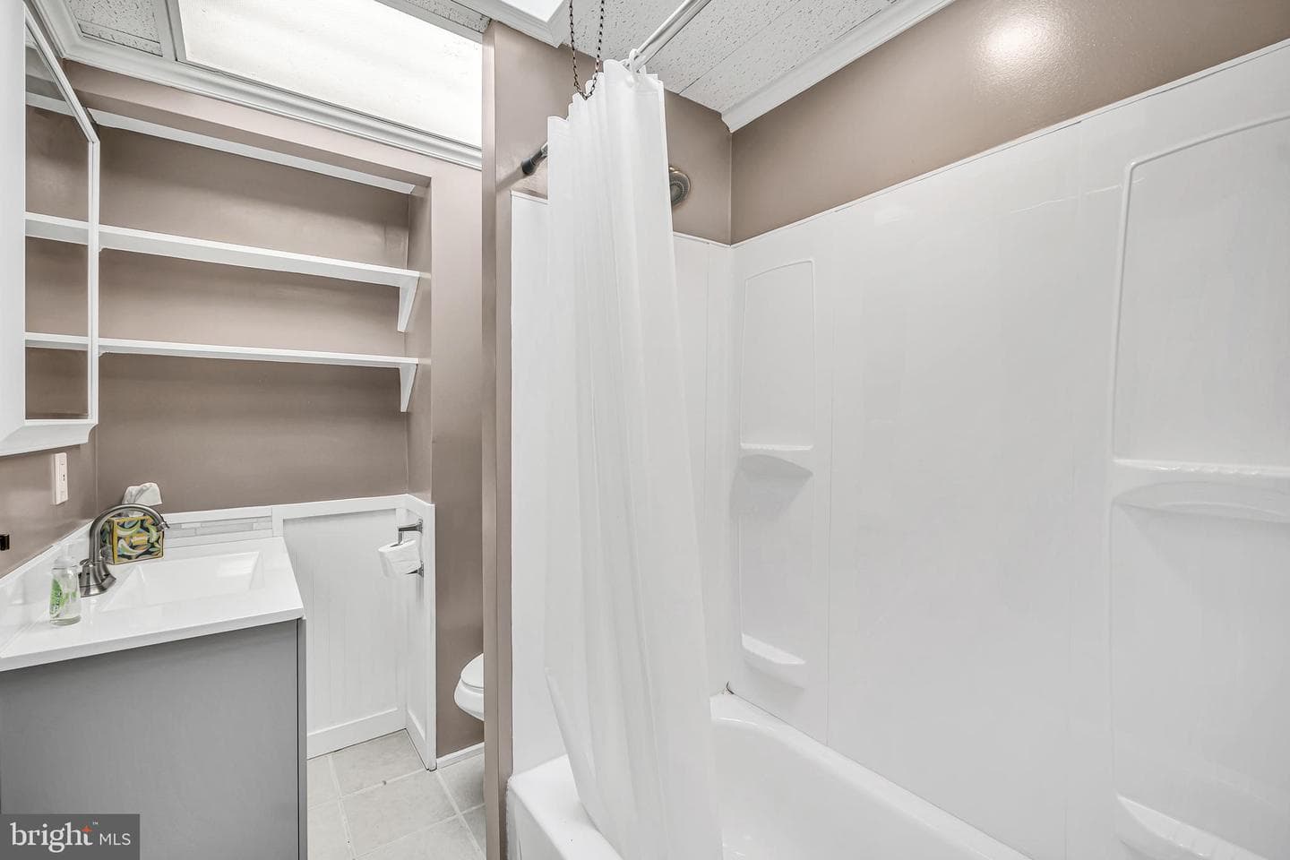 6370 Marsden Street photo 20