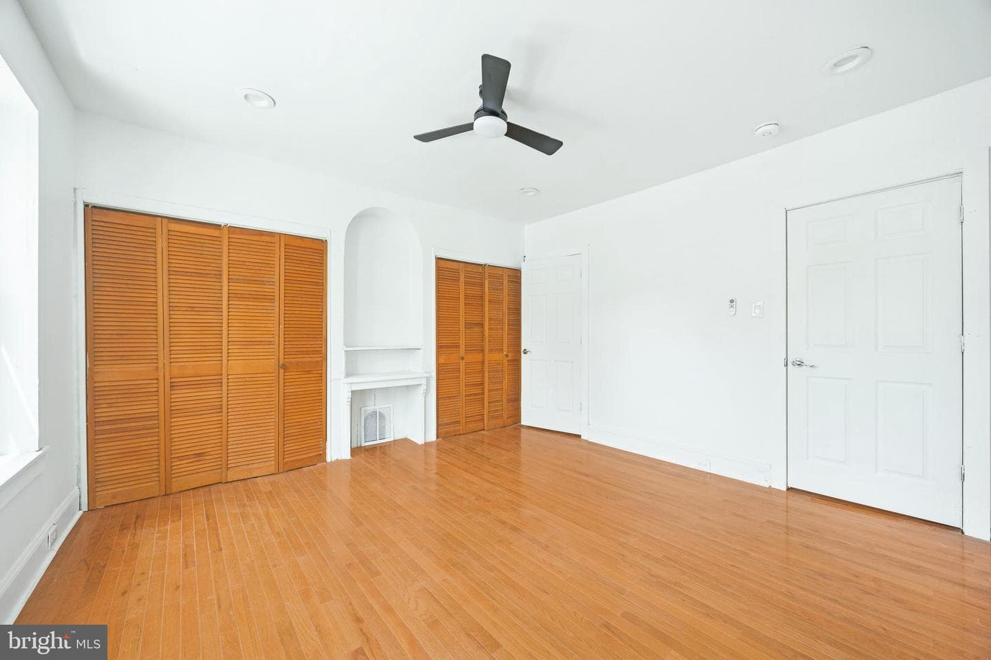 6221 Chew Avenue photo 11