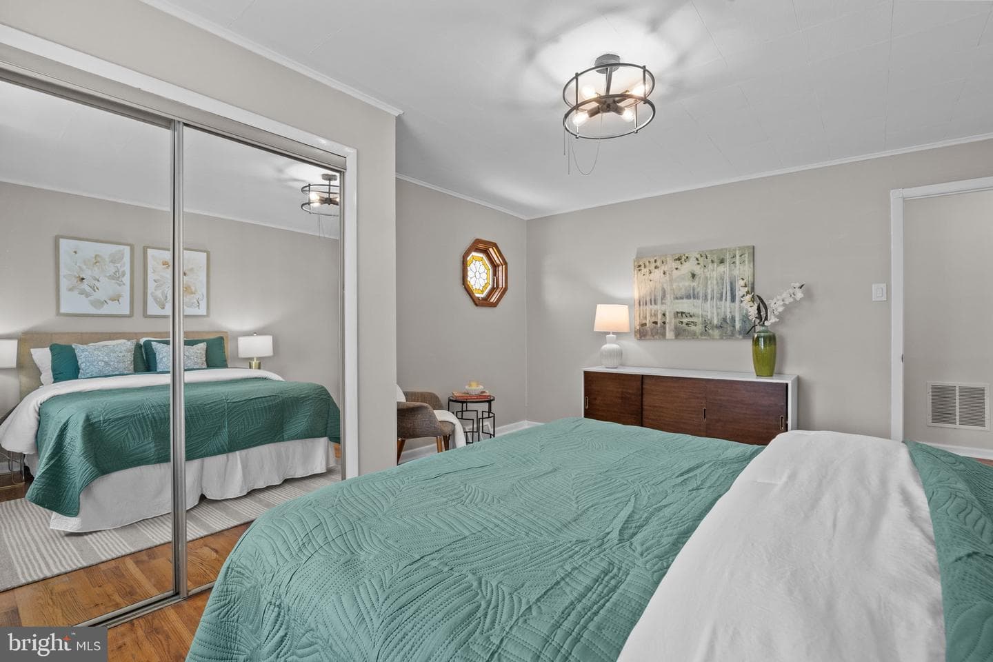 9232 Cambridge Street photo 18