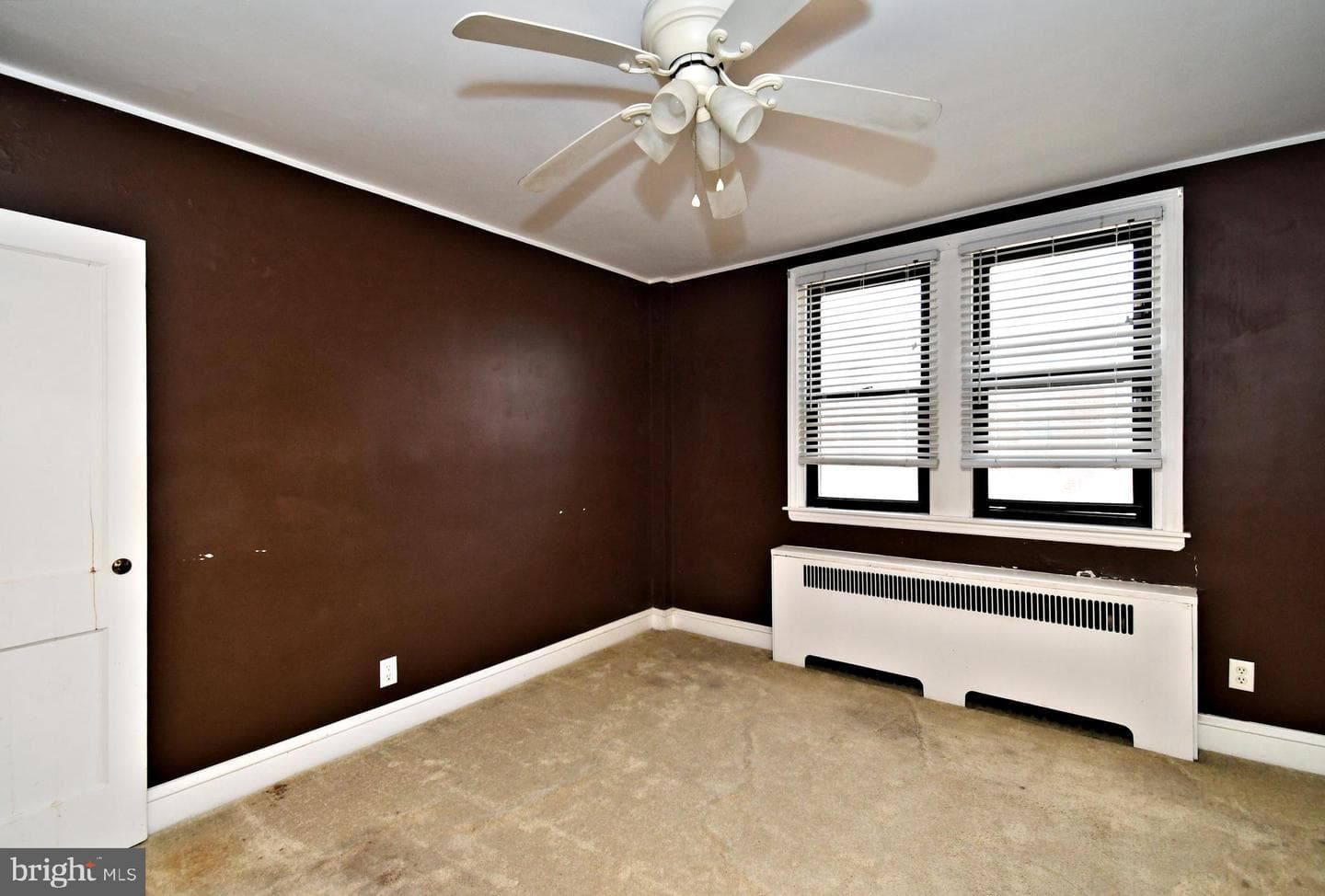 3323 Sheffield Avenue photo 23