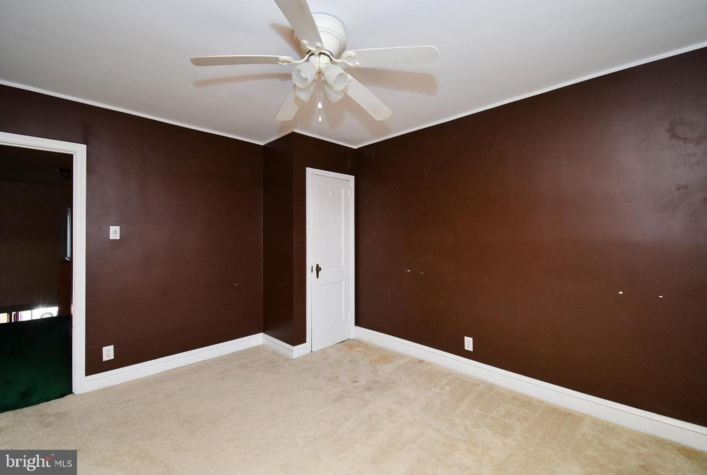 3323 Sheffield Avenue photo 25