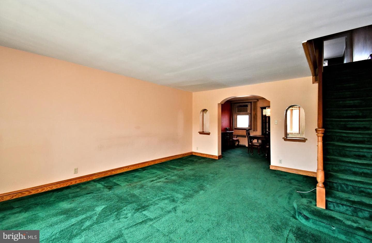 3323 Sheffield Avenue photo 8