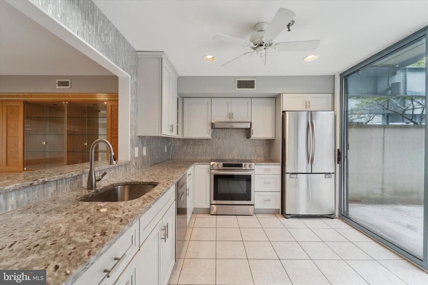 7 N Christopher Columbus Boulevard #130 photo 19