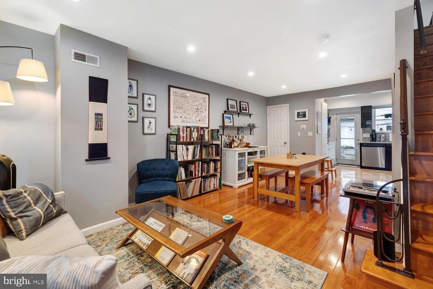2937 S Sydenham Street photo 4