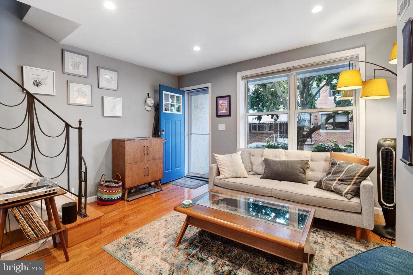 2937 S Sydenham Street photo 6