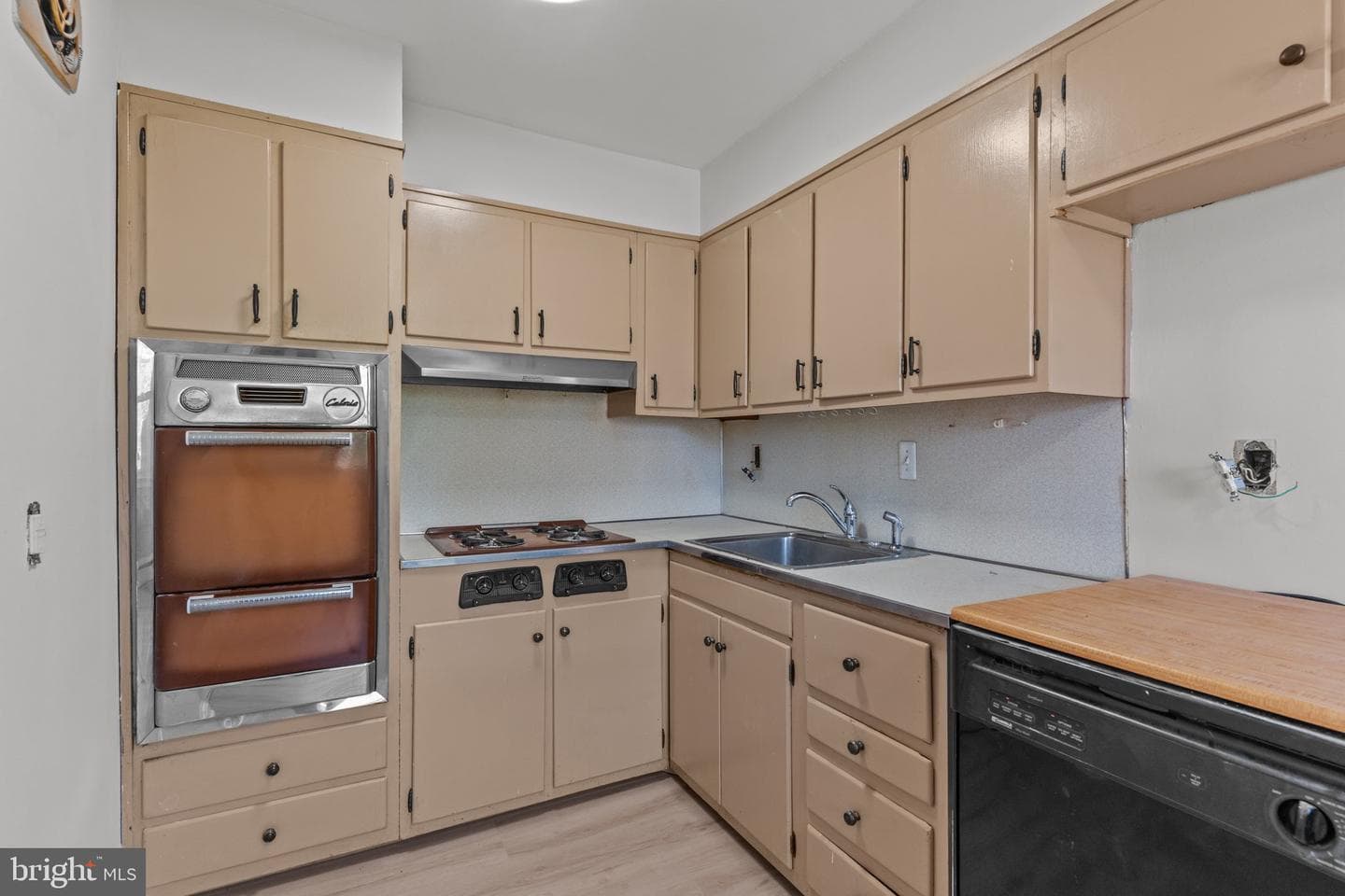 1703 Danforth Street photo 10