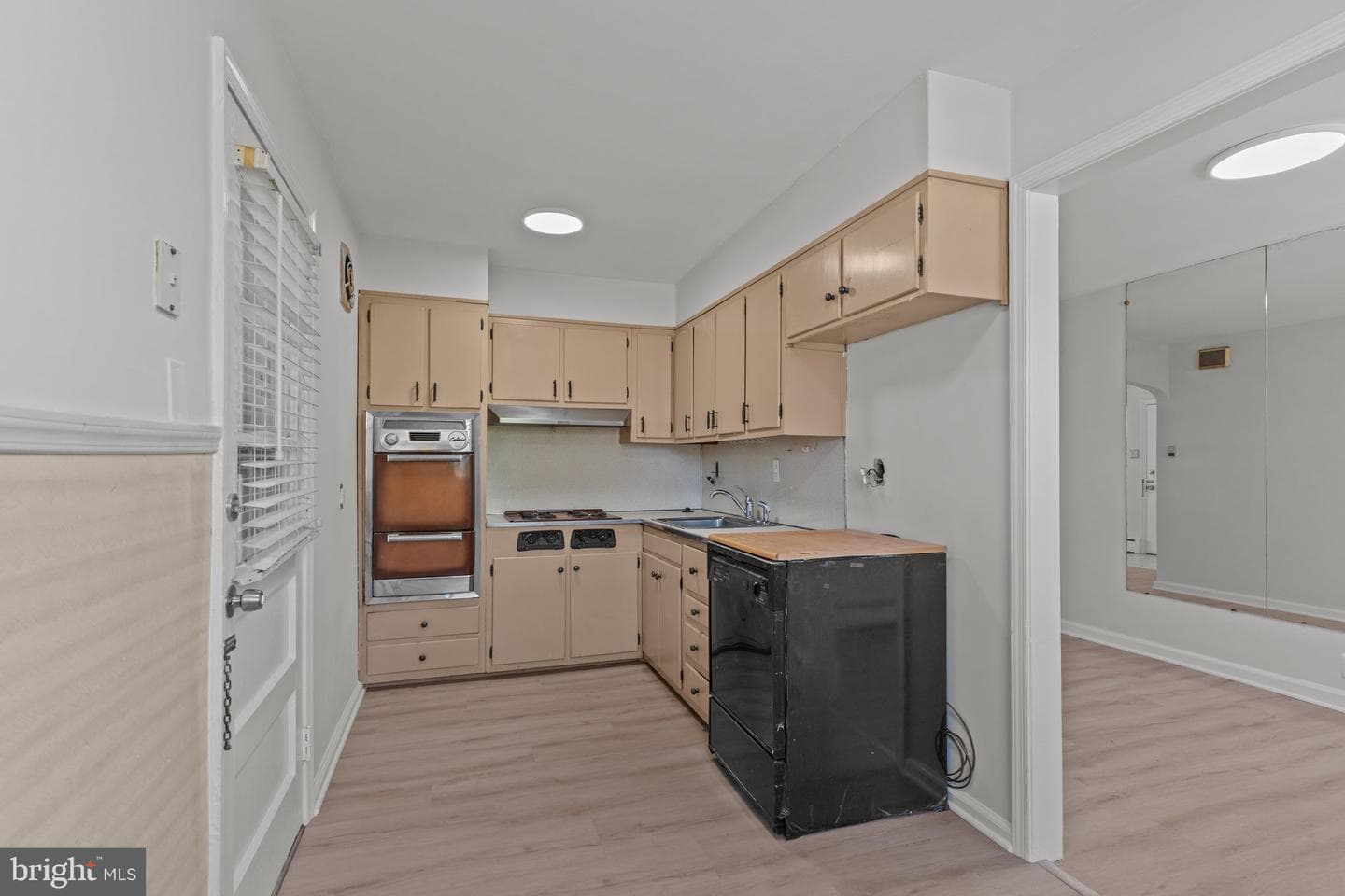 1703 Danforth Street photo 8