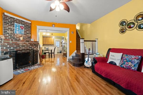 825 Rhawn Street photo 2