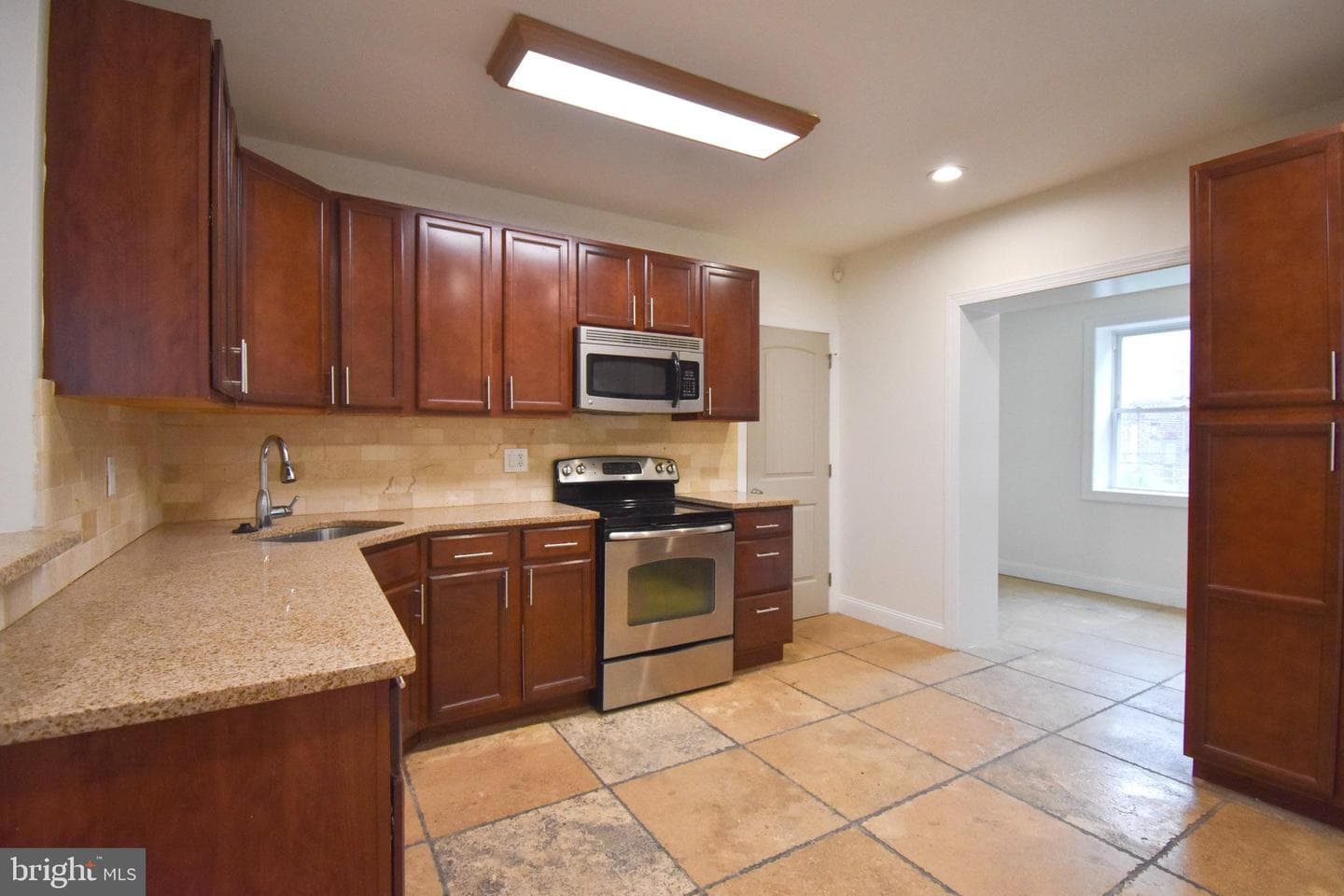 6230 Carpenter Street photo 6