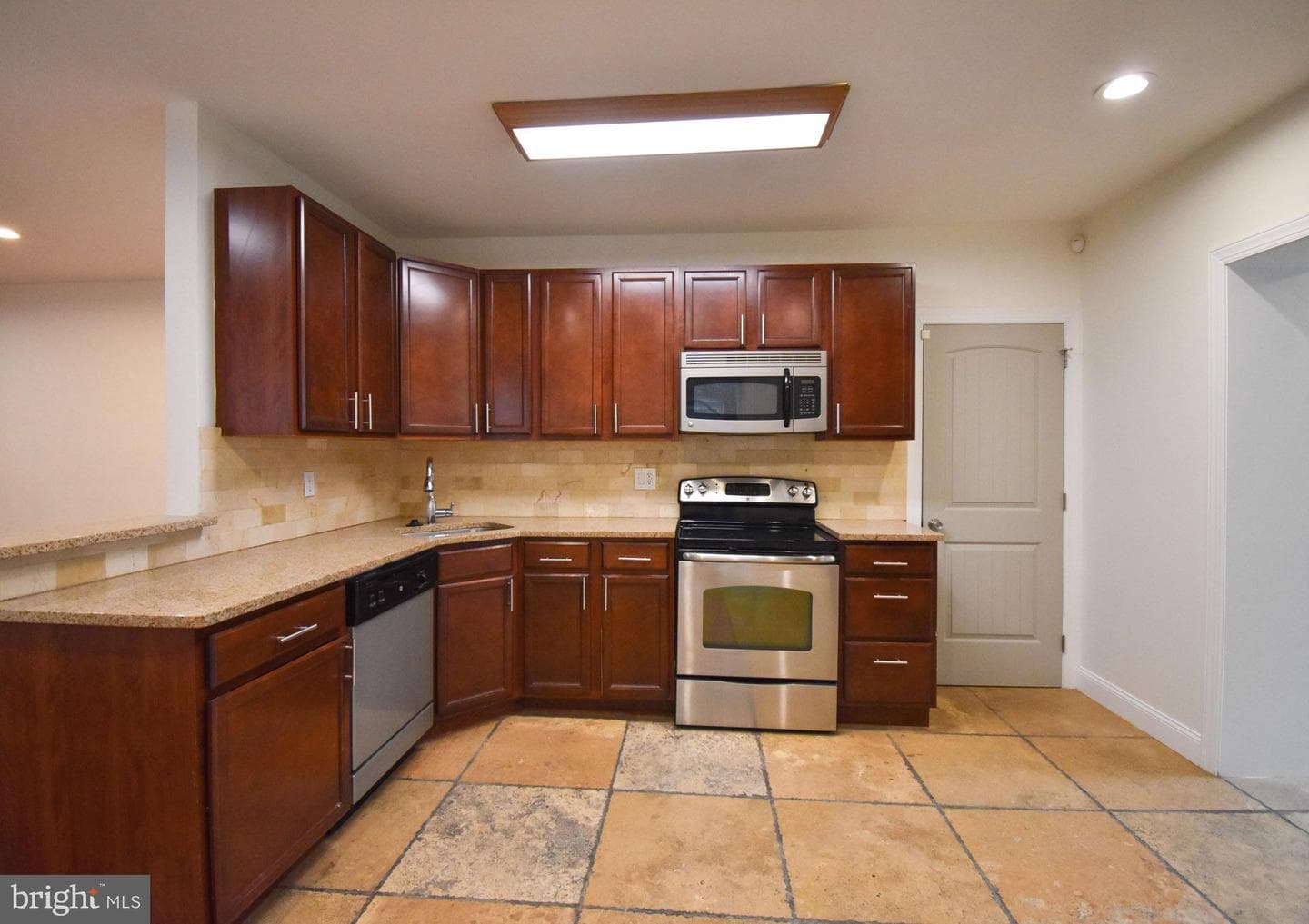 6230 Carpenter Street photo 7