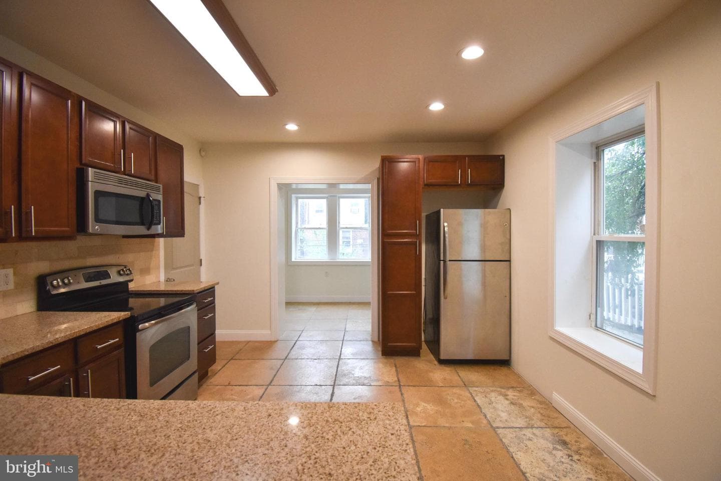 6230 Carpenter Street photo 8