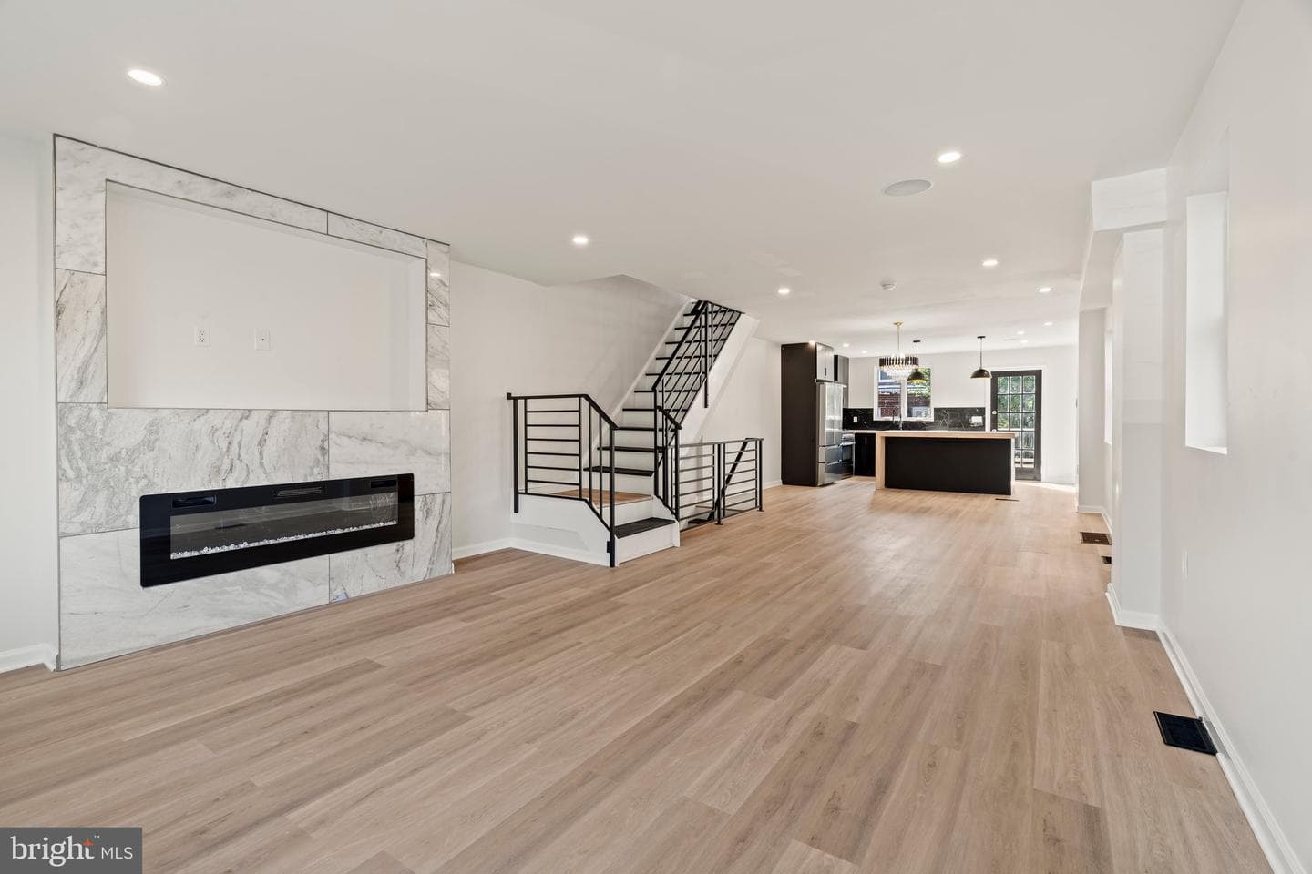928 E Hortter Street photo 6