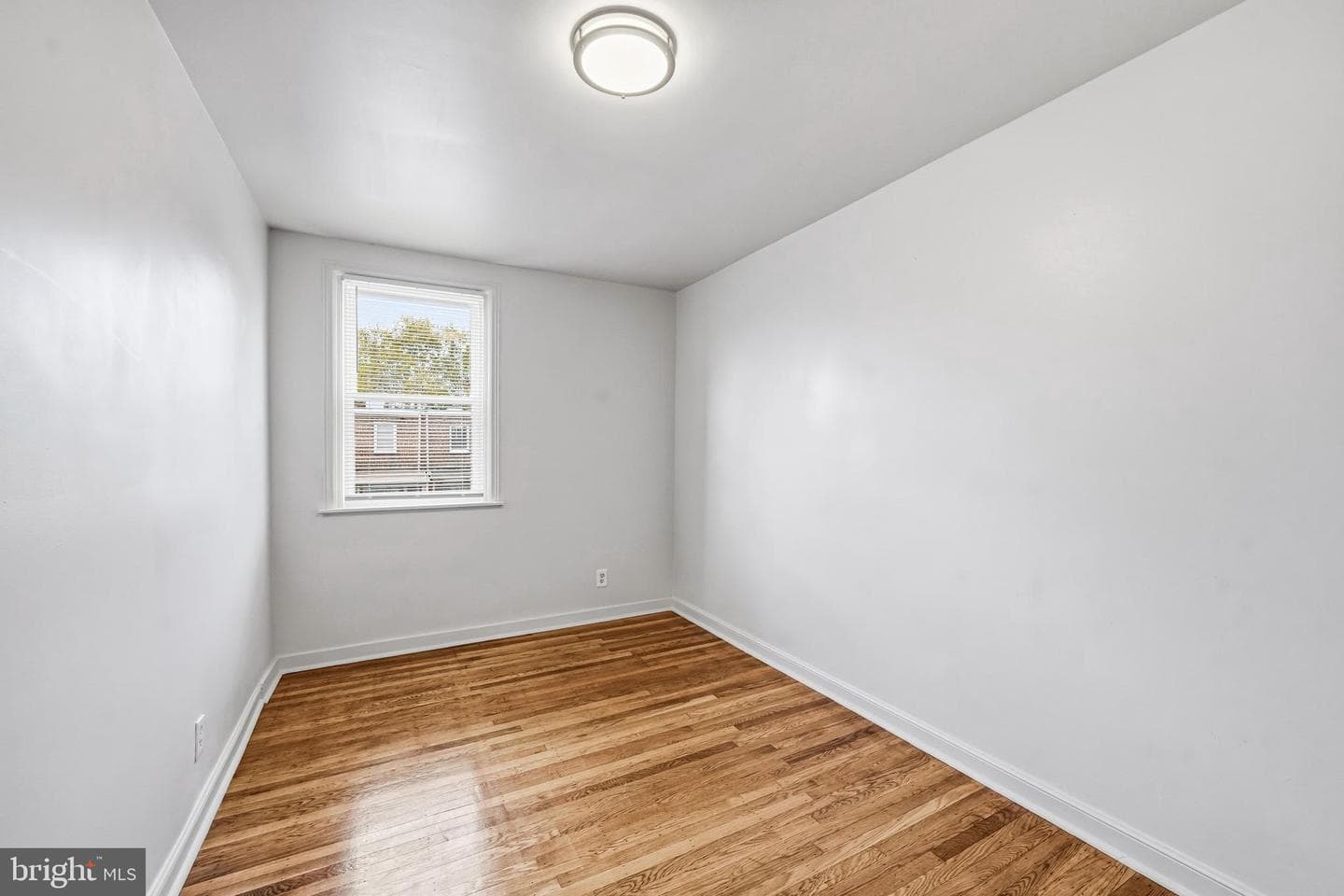 6164 Tackawanna Street photo 22