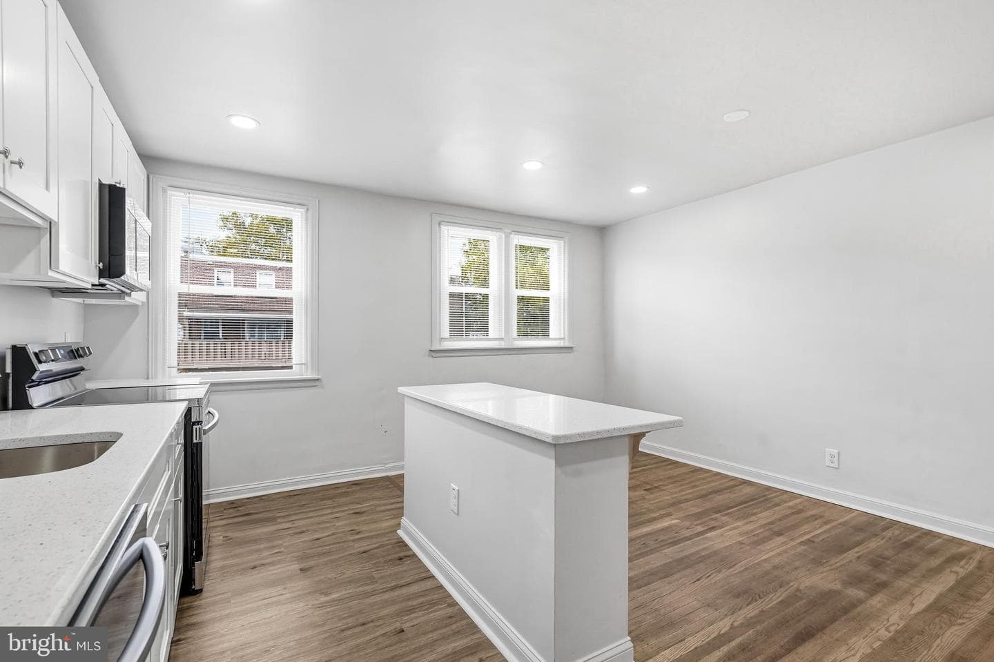 6164 Tackawanna Street photo 27