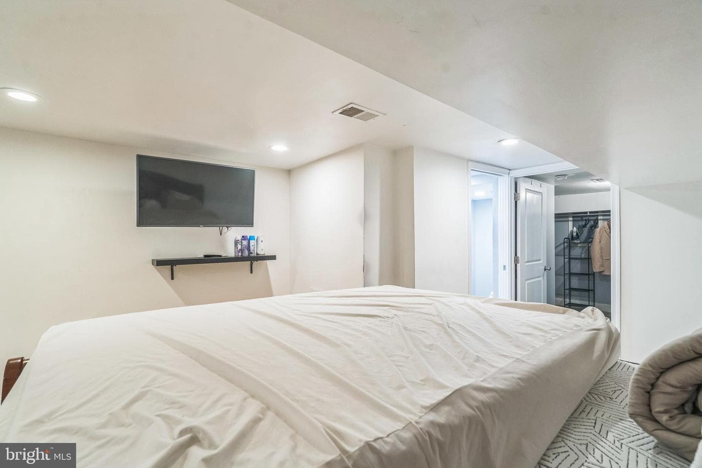 5044 Erringer Place photo 10