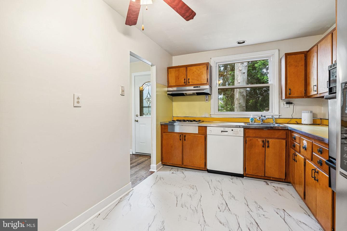 3137 Winchester Avenue photo 10