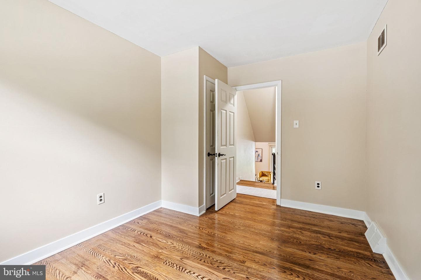 3137 Winchester Avenue photo 22