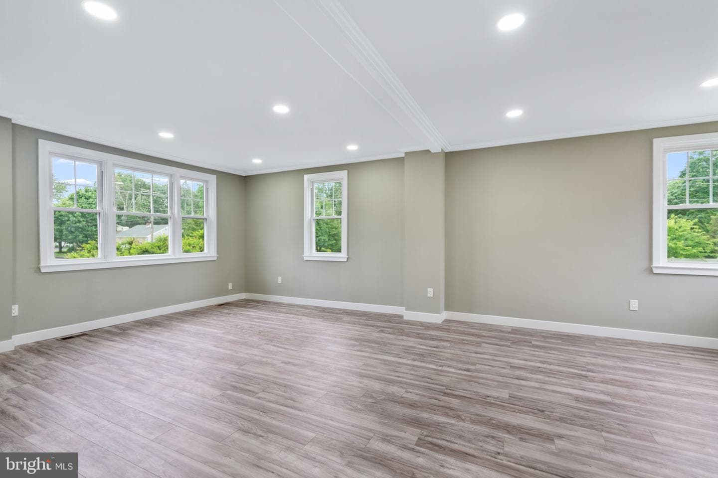 101 Overhill Avenue photo 12