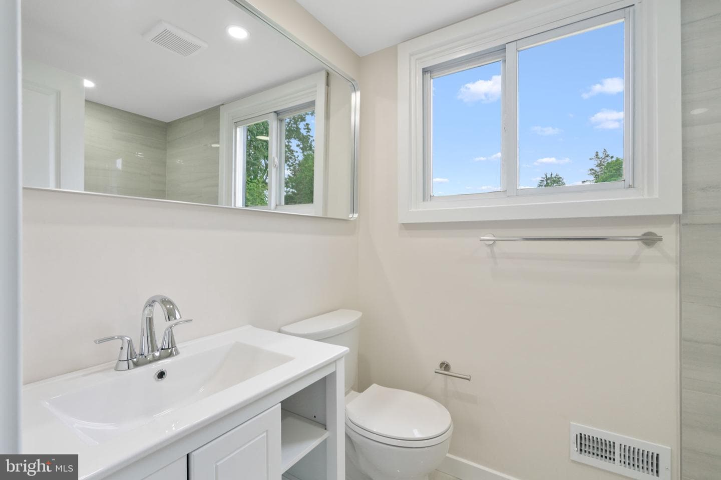101 Overhill Avenue photo 15