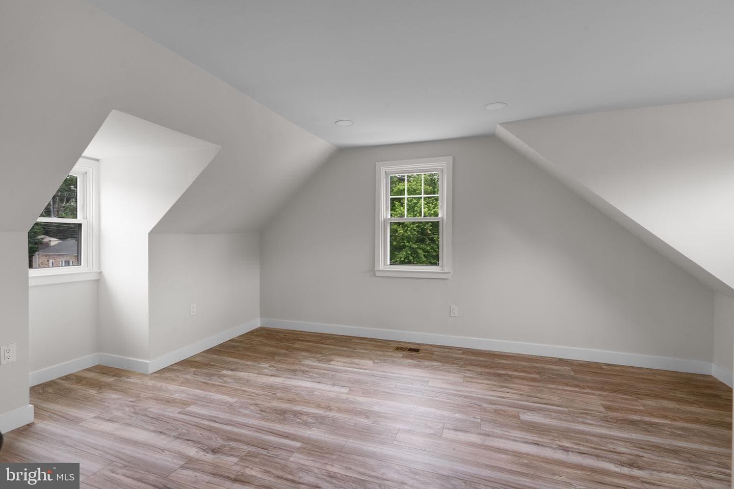 101 Overhill Avenue photo 21