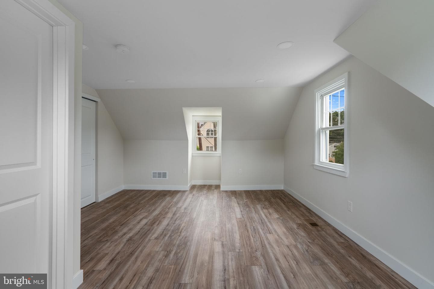 101 Overhill Avenue photo 23