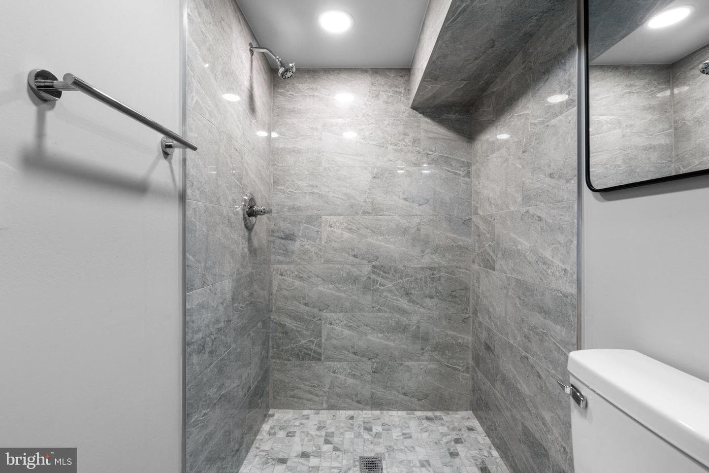 101 Overhill Avenue photo 31