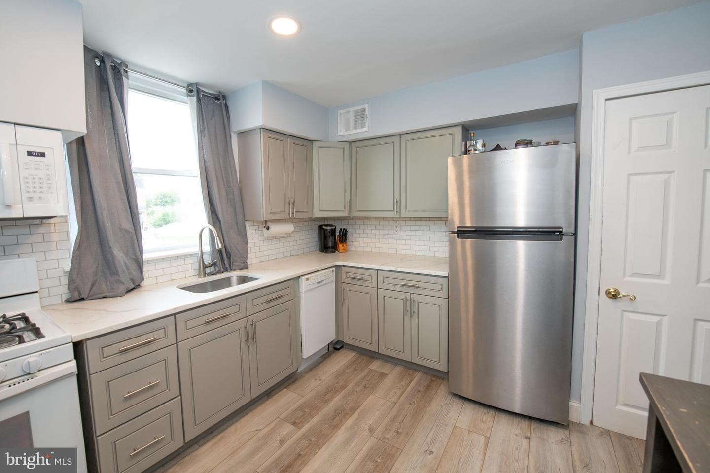 4207 Fairdale Road photo 16